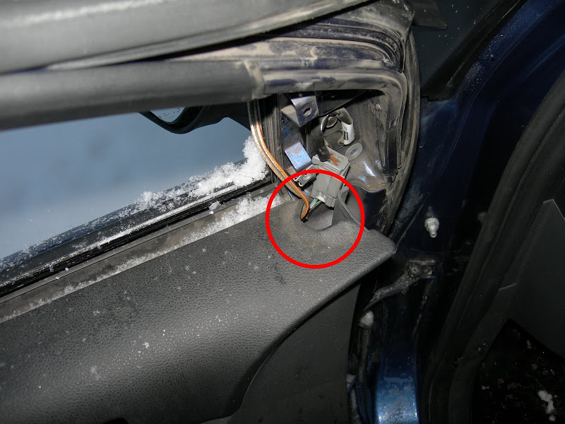 Как снять обшивку передней двери Форд Фокус 2 в условиях гаража